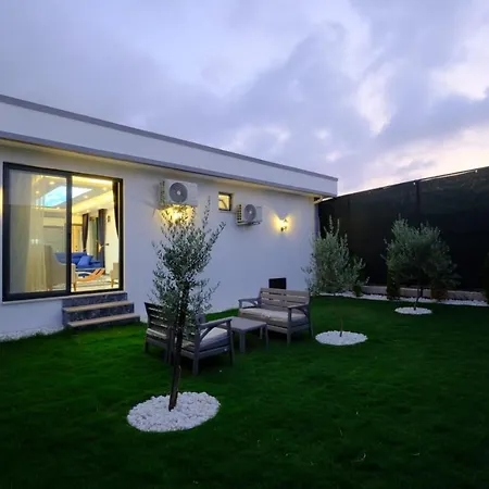Diamond Villa *